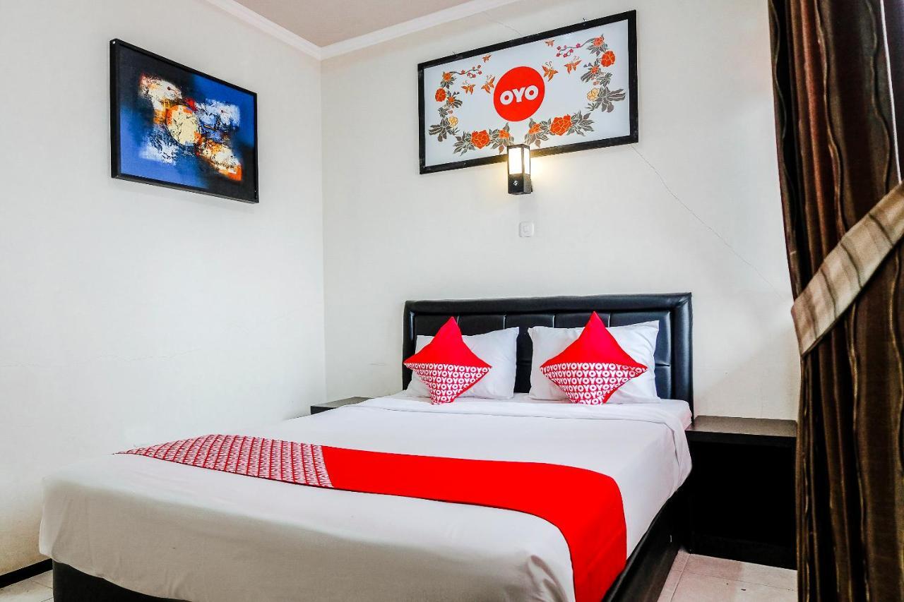 Oyo 803 Toetie Hotel Batu  Exterior foto